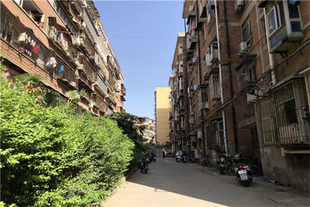 清河上城3室2厅2卫169m2精装修送车位和储藏室